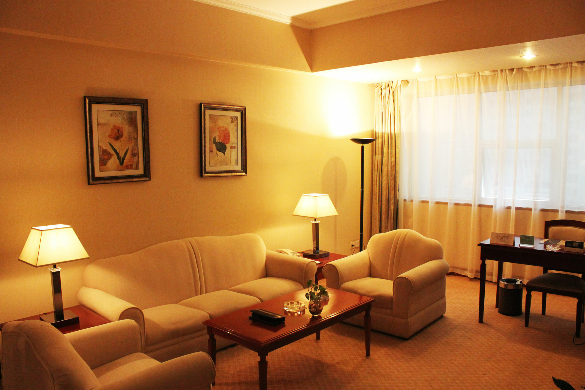 Chongqing Liyuan Hotel Екстер'єр фото