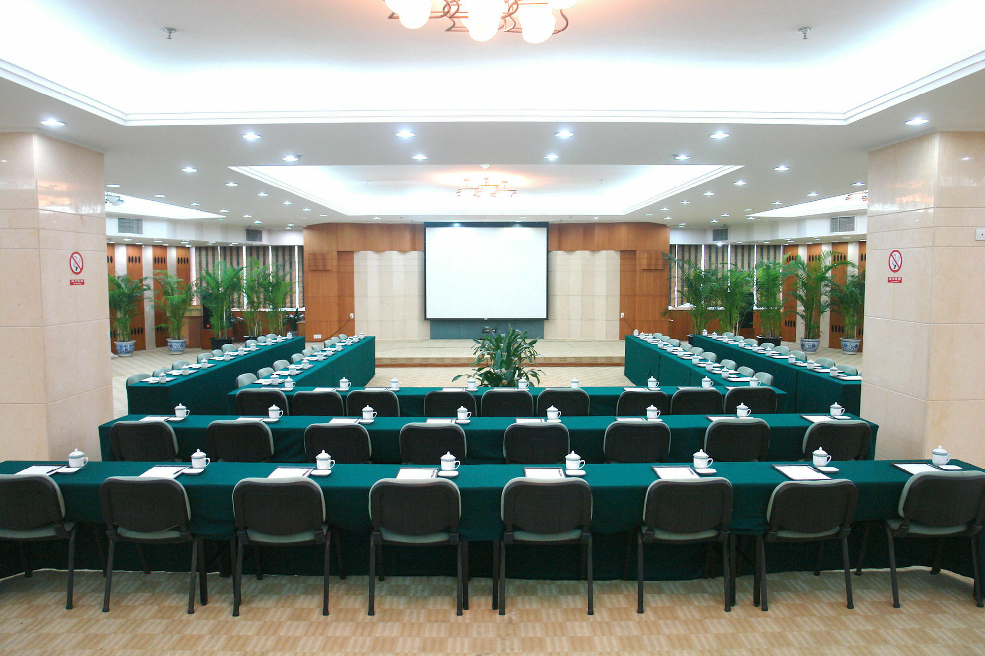Chongqing Liyuan Hotel Екстер'єр фото